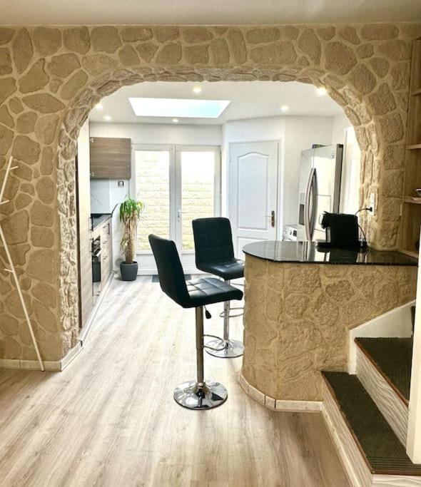 Une Belle Maison Avec 2 Chambre Croix Екстериор снимка