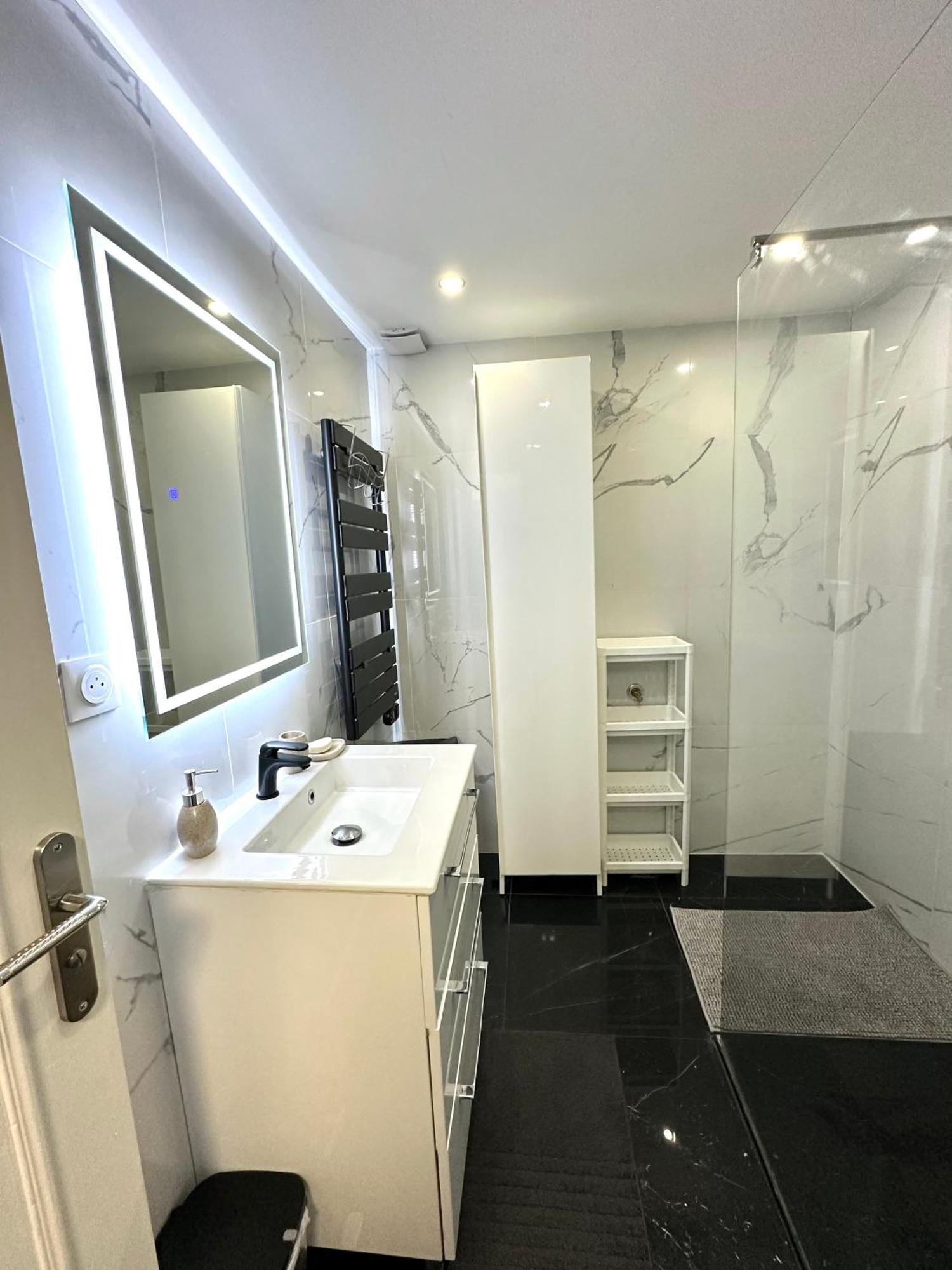 Une Belle Maison Avec 2 Chambre Croix Екстериор снимка